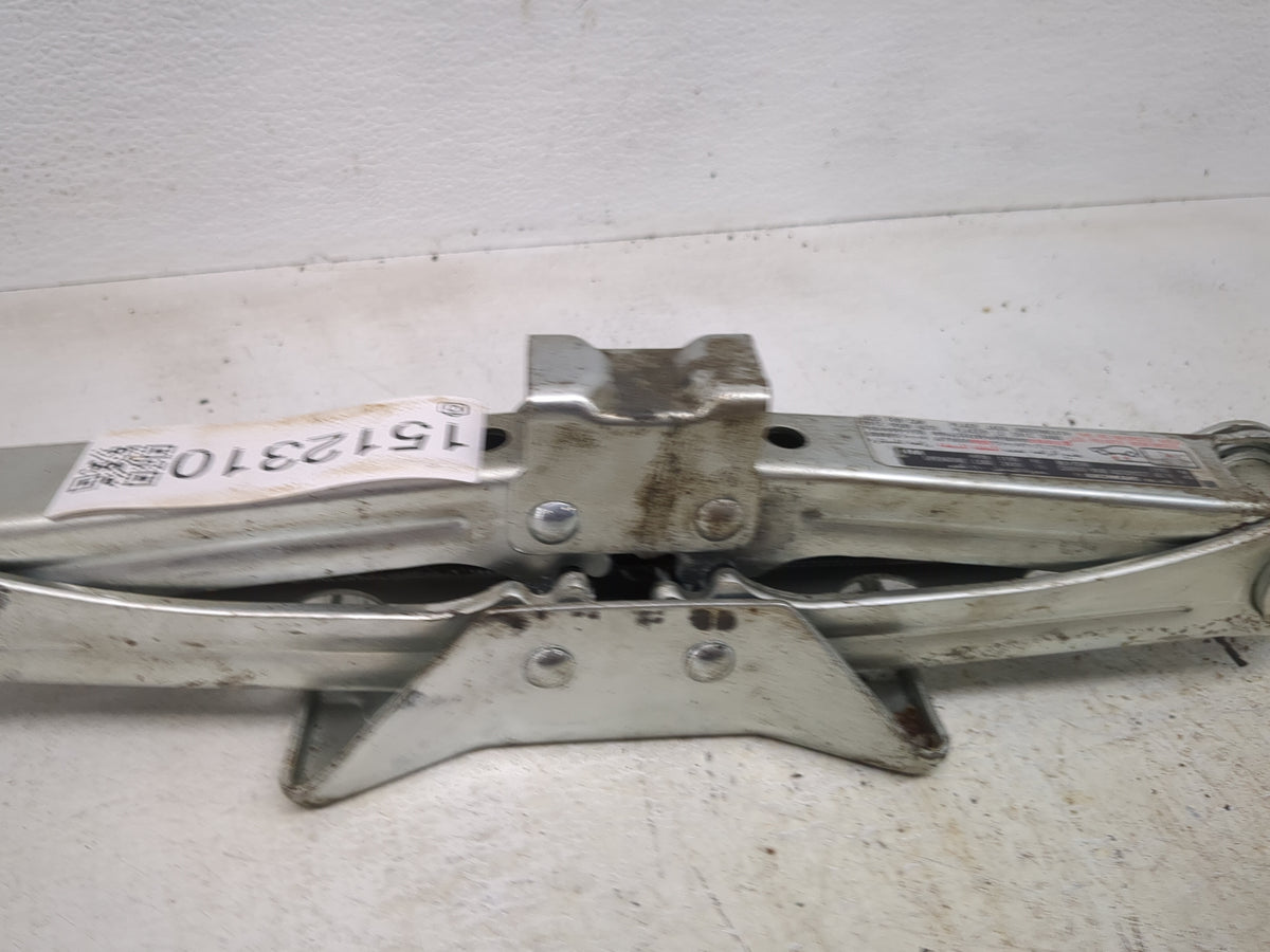 2008 Honda Accord Spare Scissor Car Jack 1512310 - Oemusedautoparts1.com