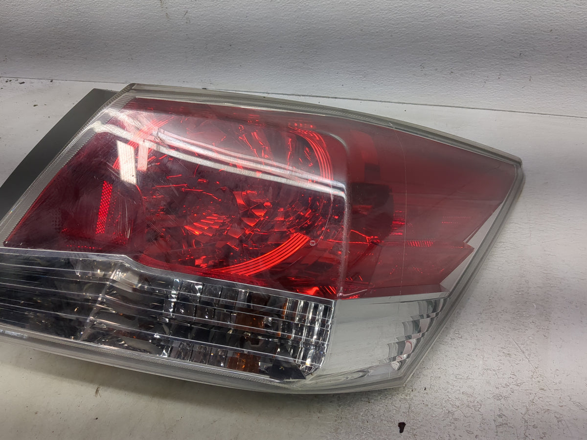 2008-2012 Honda Accord Passenger Right Side Deck Lid Mounted Tail Light - Oemusedautoparts1.com