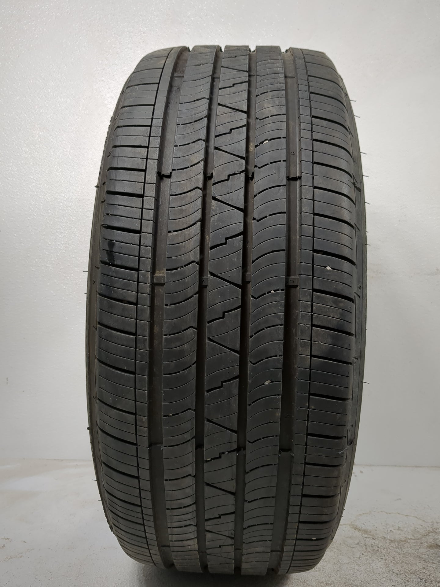 Used Tire 225/50R17 MASTERCRAFT COURSER QUEST 98V - Tread Depth 7/32 - Oemusedautoparts1.com