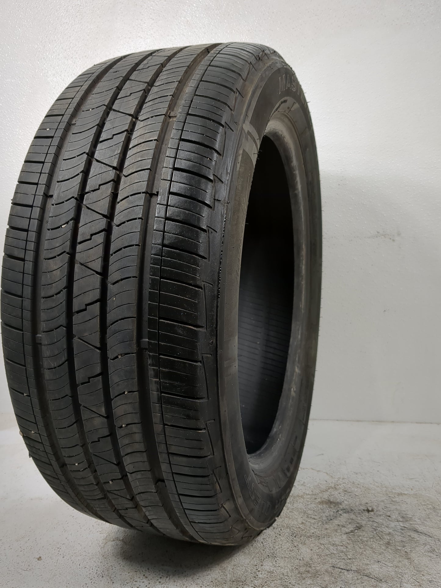 Used Tire 225/50R17 MASTERCRAFT COURSER QUEST 98V - Tread Depth 7/32 - Oemusedautoparts1.com