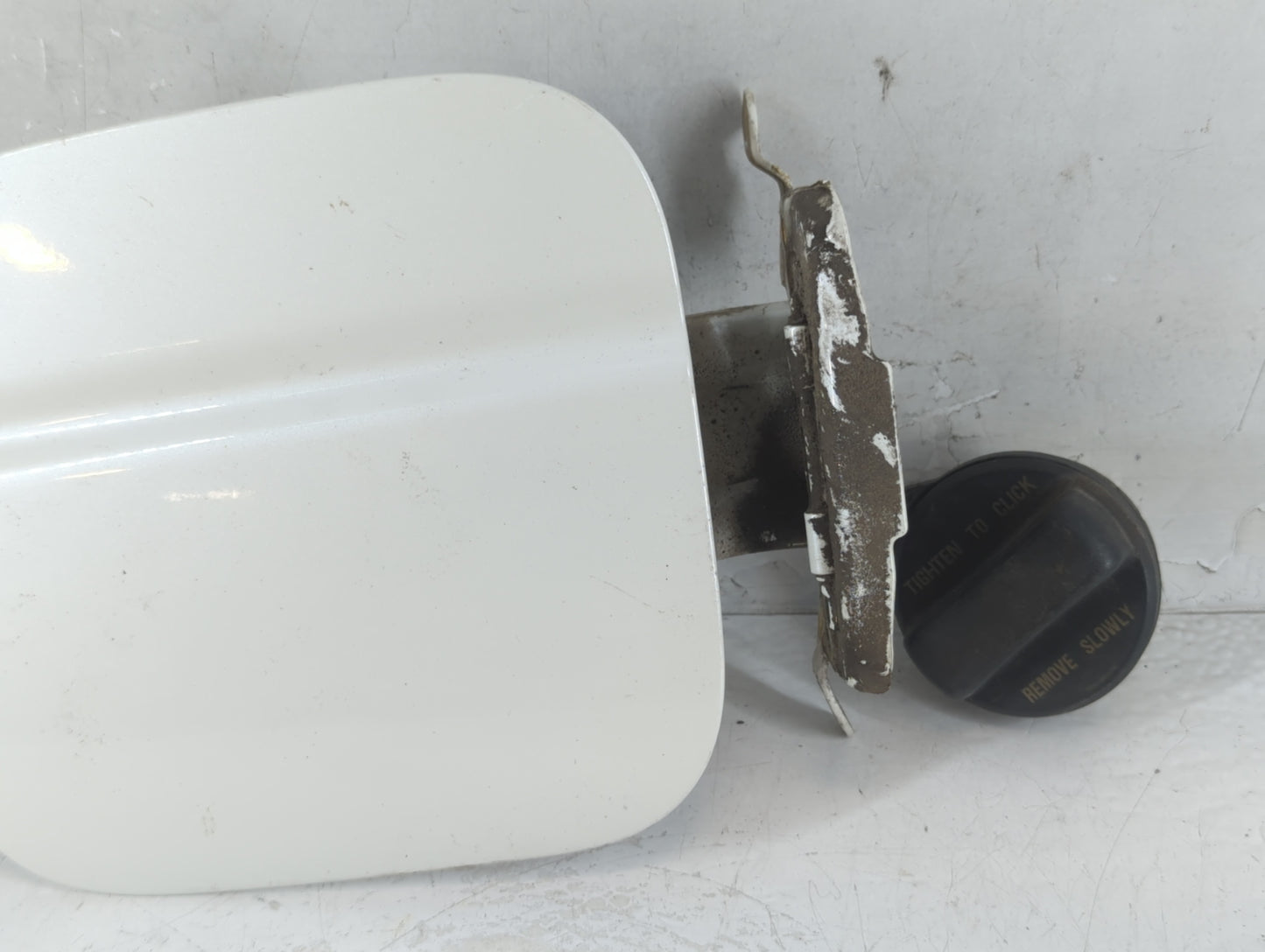 2008 Honda Accord Fuel Tank Door Lid Gas Tank - Oemusedautoparts1.com