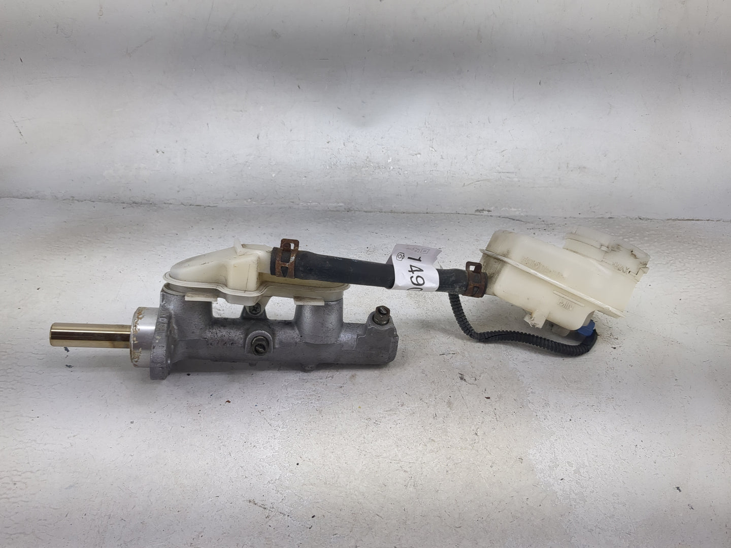 2006-2011 Honda Civic Brake Master Cylinder 1490567 - Oemusedautoparts1.com