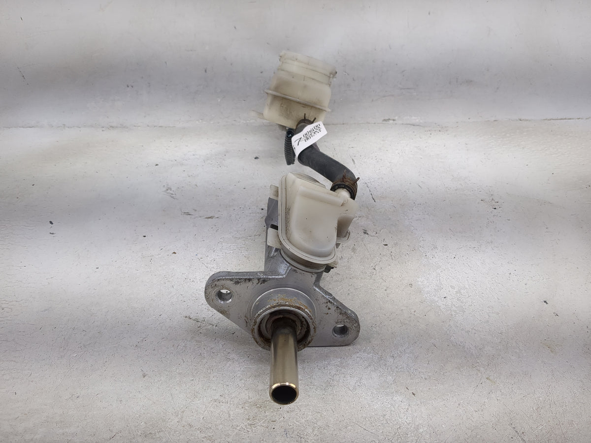 2006-2011 Honda Civic Brake Master Cylinder 1490567 - Oemusedautoparts1.com