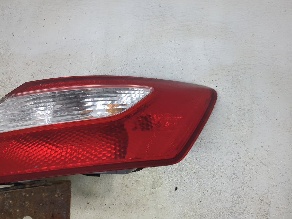 2006-2008 Honda Civic Passenger Right Side Deck Lid Mounted Tail Light - Oemusedautoparts1.com