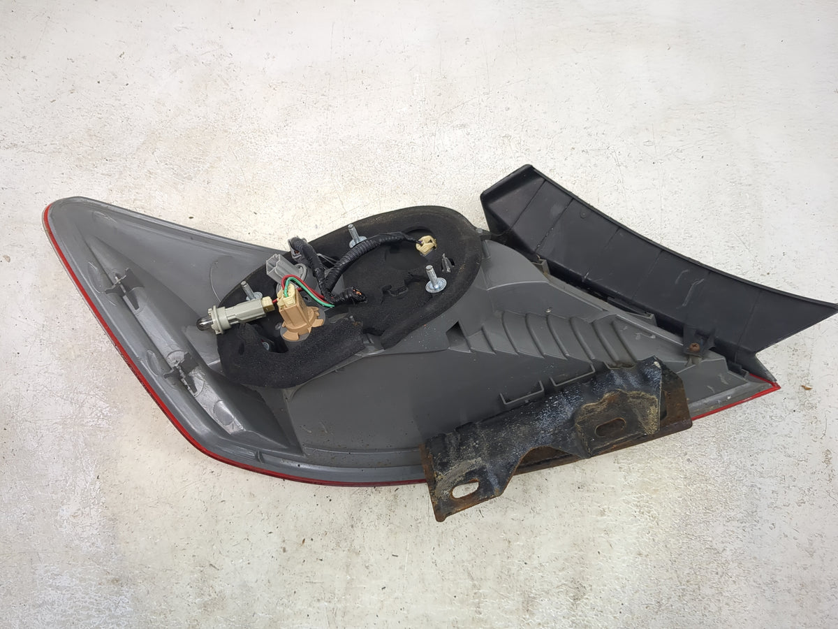2006-2008 Honda Civic Passenger Right Side Deck Lid Mounted Tail Light - Oemusedautoparts1.com
