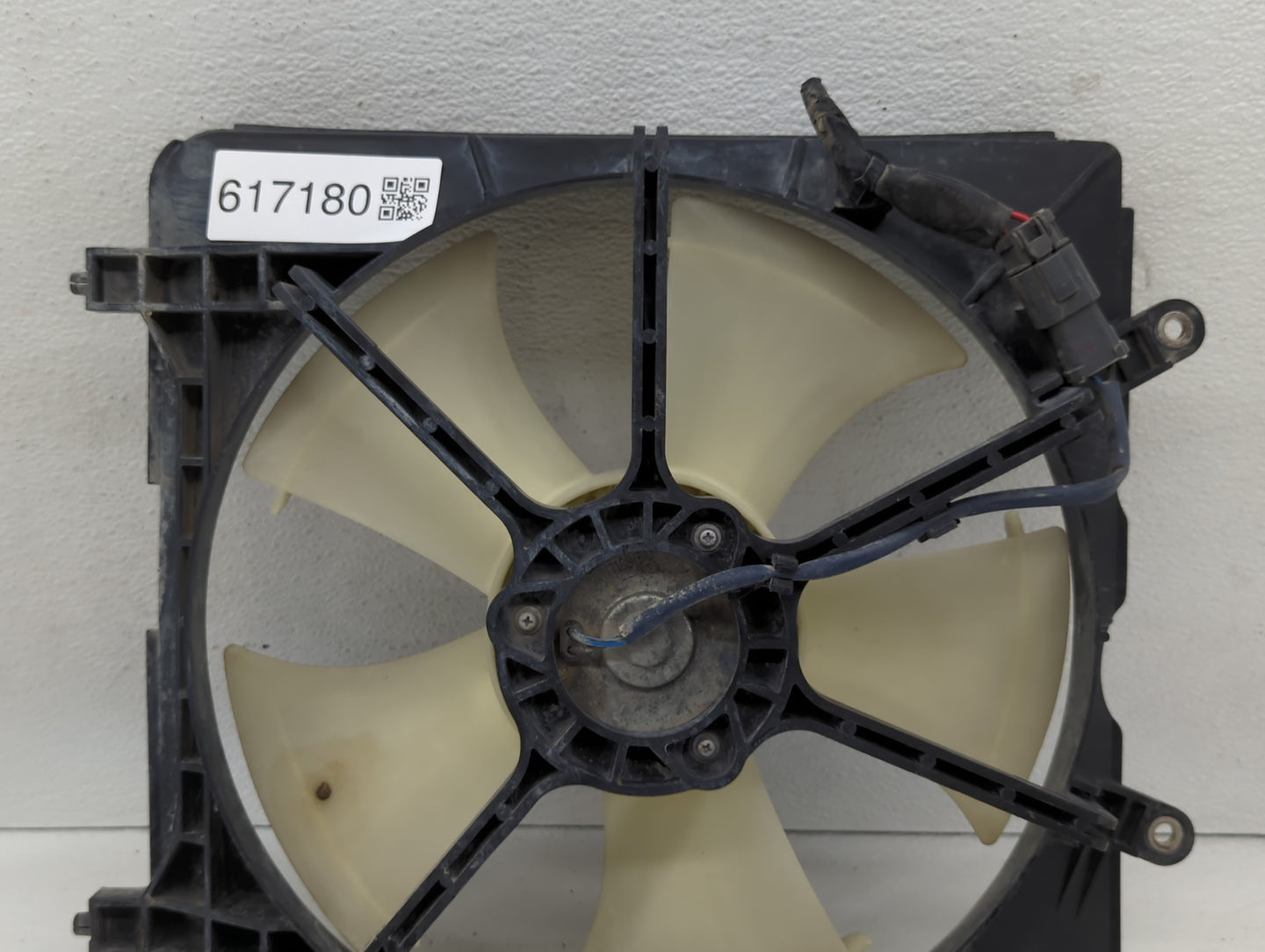 2006-2011 Honda Civic Left Radiator Fan Motor Assembly Cream 617180 - Oemusedautoparts1.com