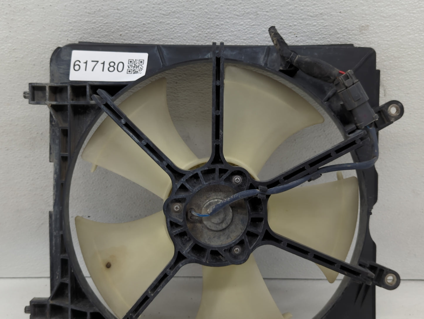 2006-2011 Honda Civic Left Radiator Fan Motor Assembly Cream 617180 - Oemusedautoparts1.com