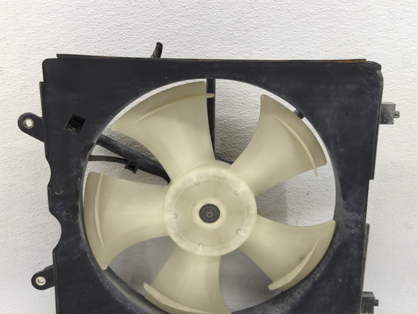 2006-2011 Honda Civic Left Radiator Fan Motor Assembly Cream 617180 - Oemusedautoparts1.com