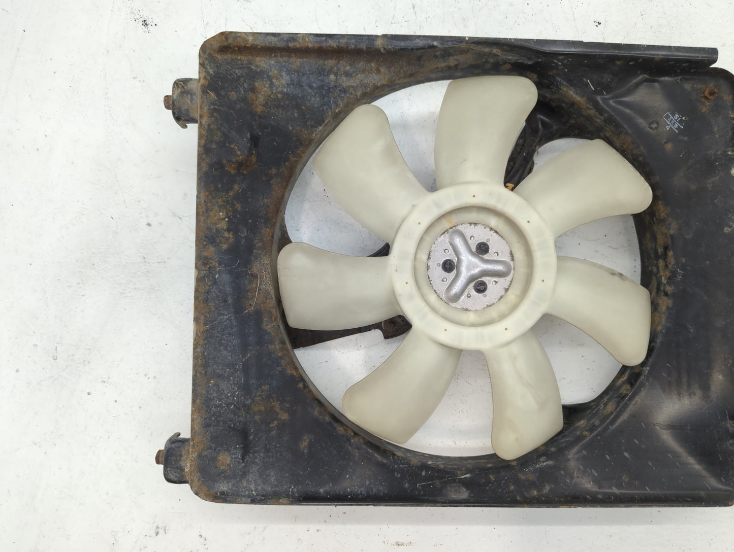 2006-2011 Honda Civic Left Radiator Fan Motor Assembly Cream 617182 - Oemusedautoparts1.com
