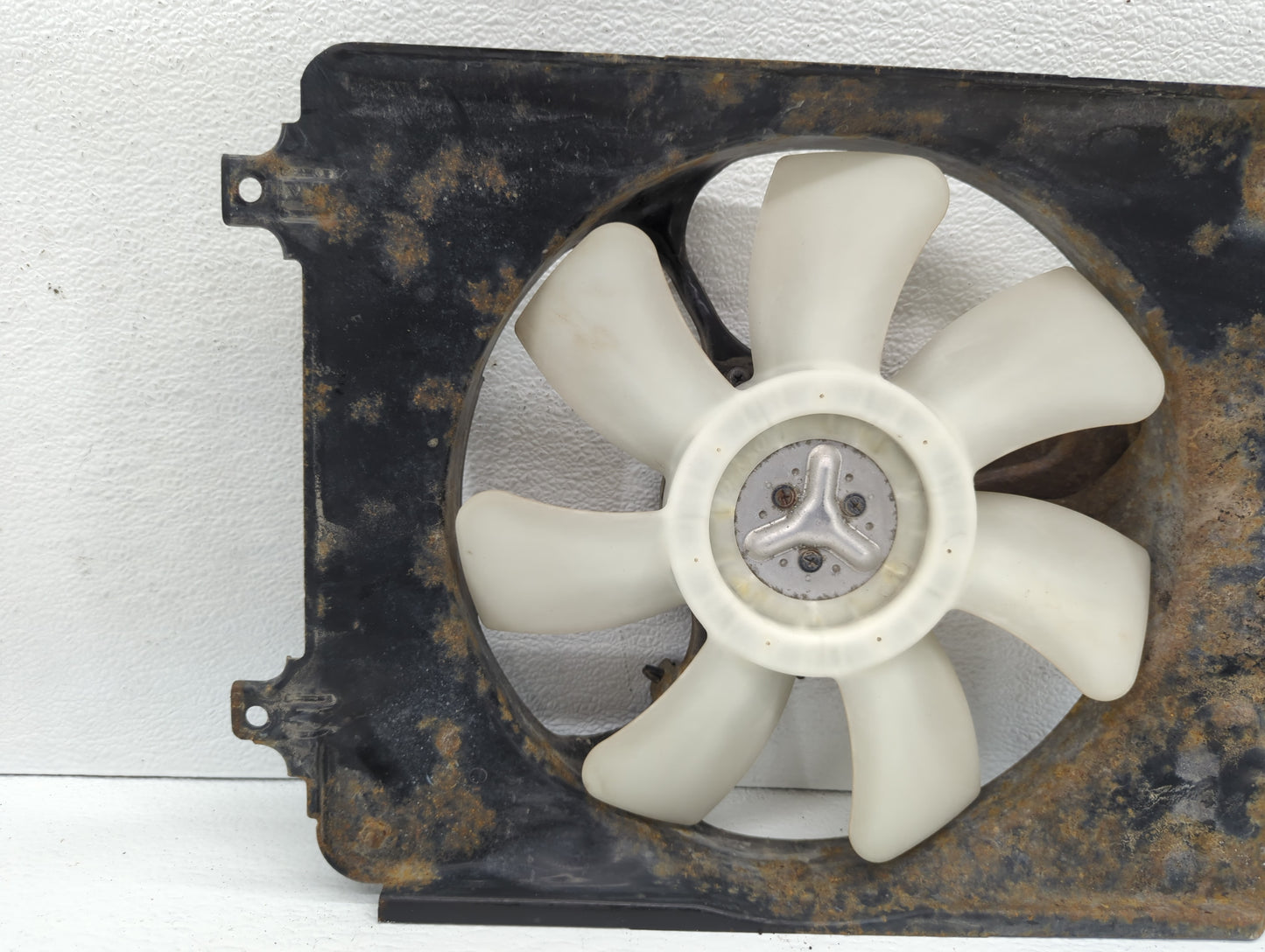 2006-2011 Honda Civic Left Radiator Fan Motor Assembly Black - Oemusedautoparts1.com
