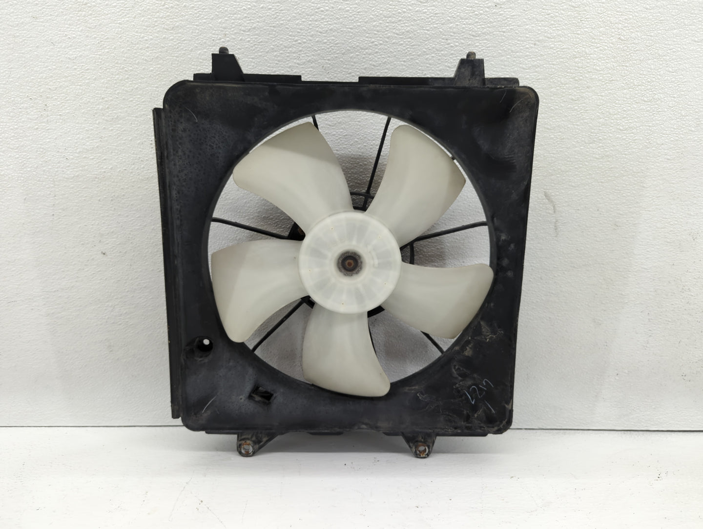 2006-2011 Honda Civic Left Radiator Fan Motor Assembly Cream 617452 - Oemusedautoparts1.com