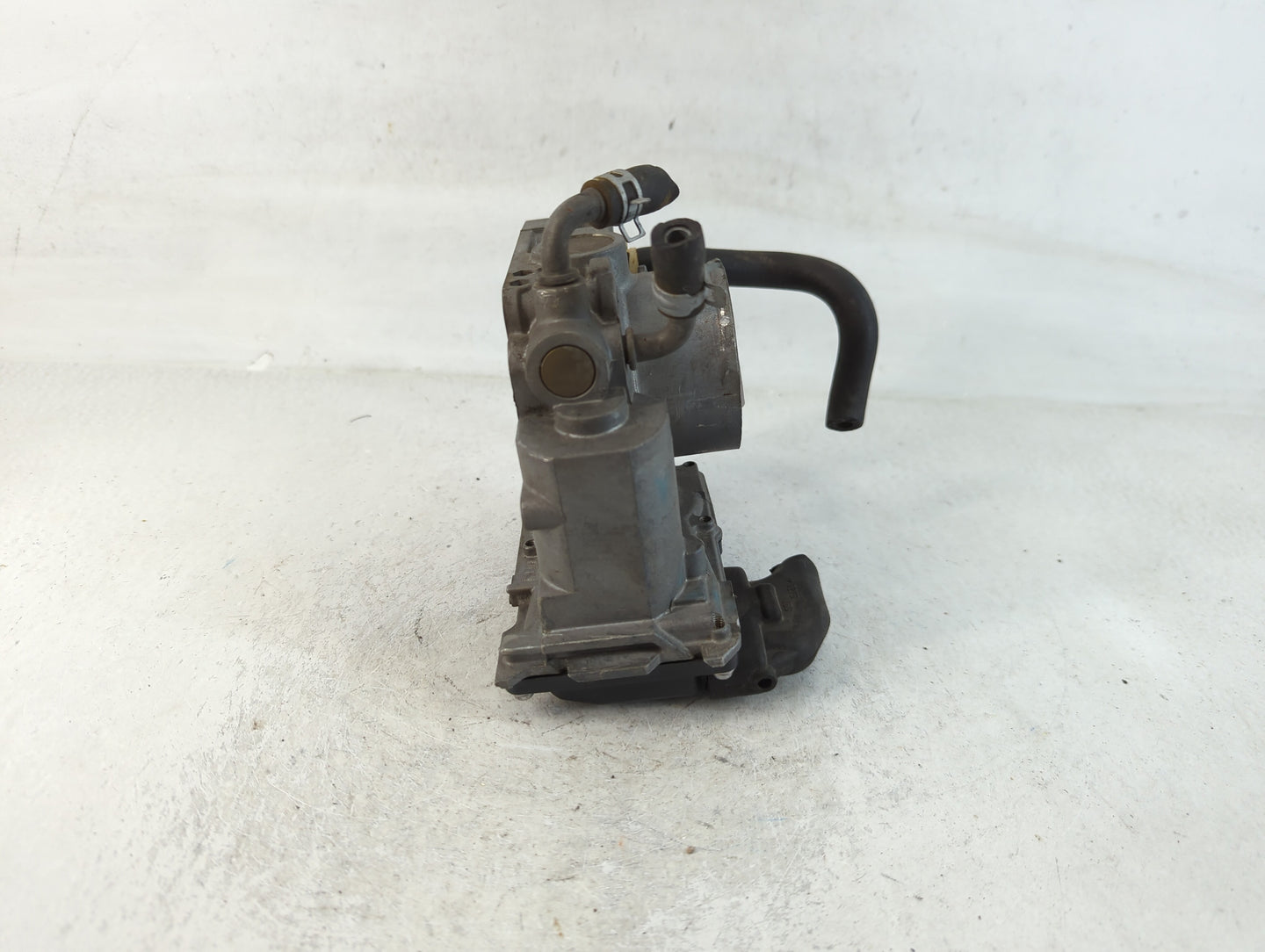 2006-2011 Honda Civic Throttle Body P/N:U30396309632 GMA4A Fits Fits 2006 2007 2008 2009 2010 2011 OEM Used Auto Parts - Oem