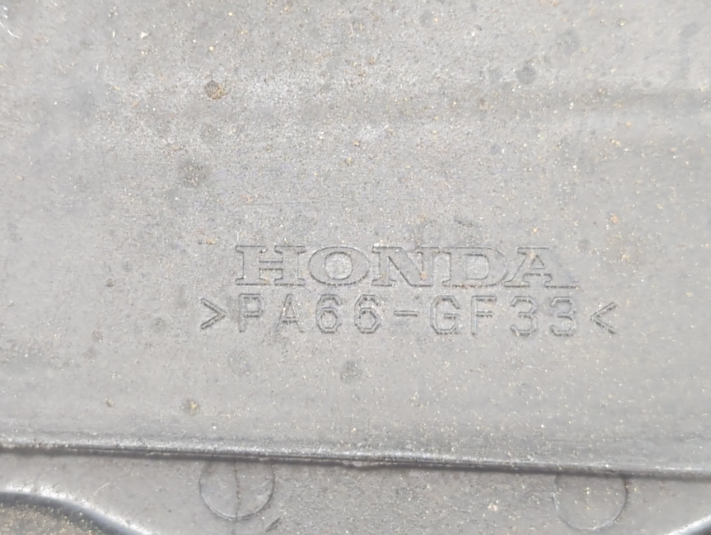 2008 Honda Civic Driver Left Cylinder Head Valve Cover P/N:>PA66-GF33< Fits OEM Used Auto Parts - Oemusedautoparts1.com