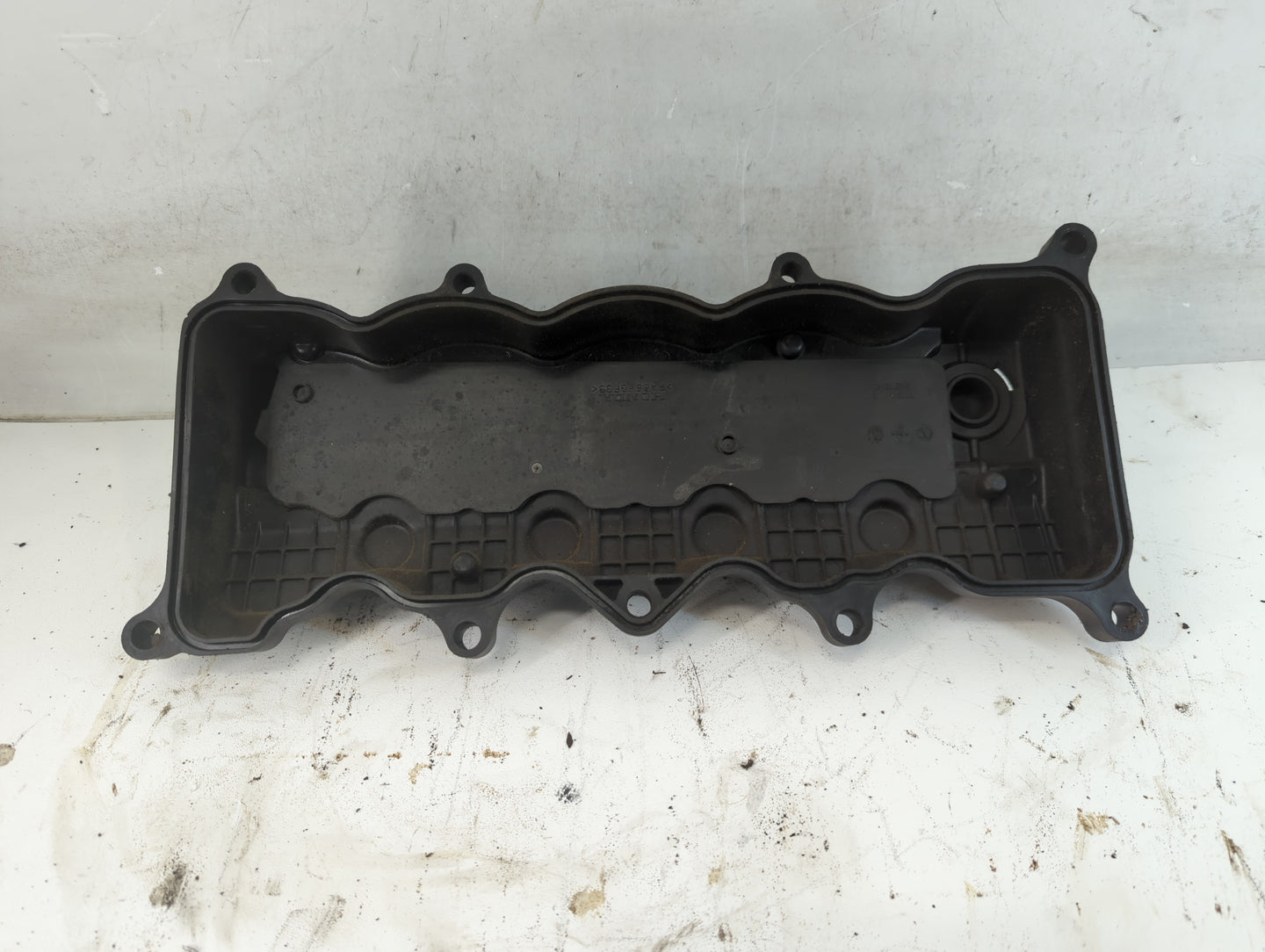 2008 Honda Civic Driver Left Cylinder Head Valve Cover P/N:>PA66-GF33< Fits OEM Used Auto Parts - Oemusedautoparts1.com