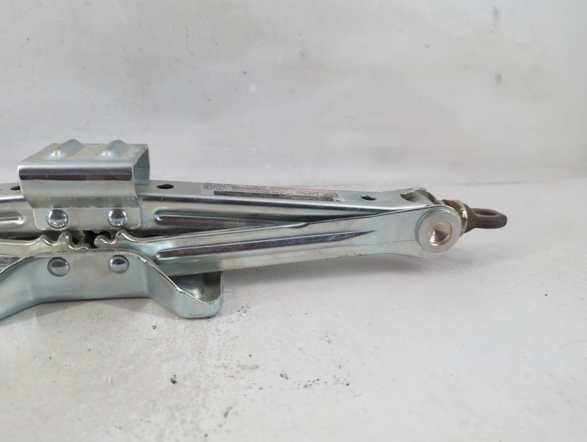 2008 Honda Cr-v Spare Scissor Car Jack 1123396 - Oemusedautoparts1.com