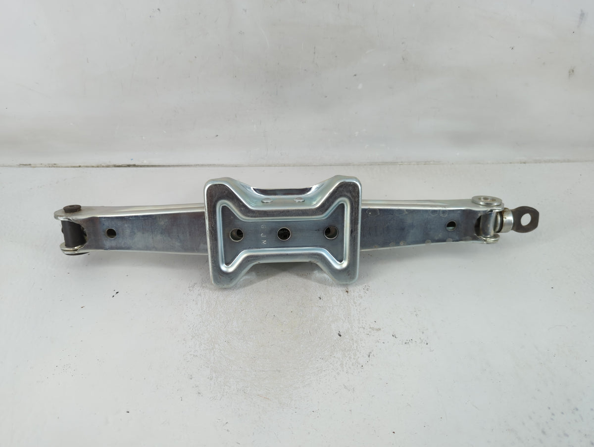 2008 Honda Cr-v Spare Scissor Car Jack 1123396 - Oemusedautoparts1.com