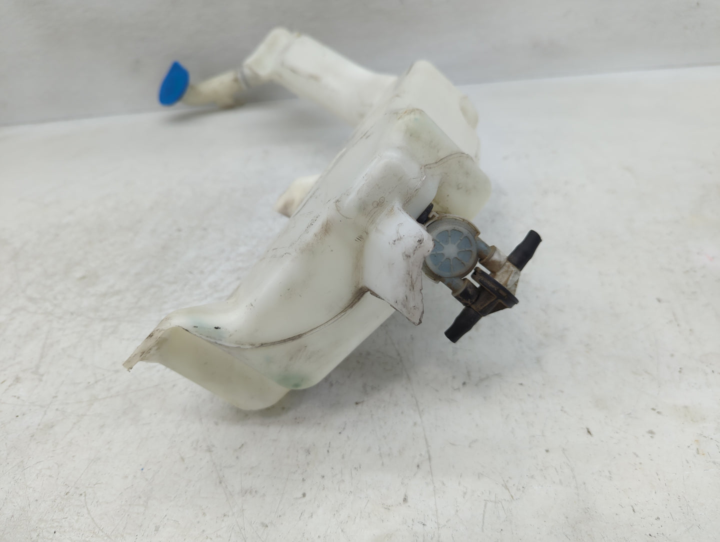 2007-2009 Honda Cr-v Windshield Washer Fluid Reservoir Bottle Oem - Oemusedautoparts1.com