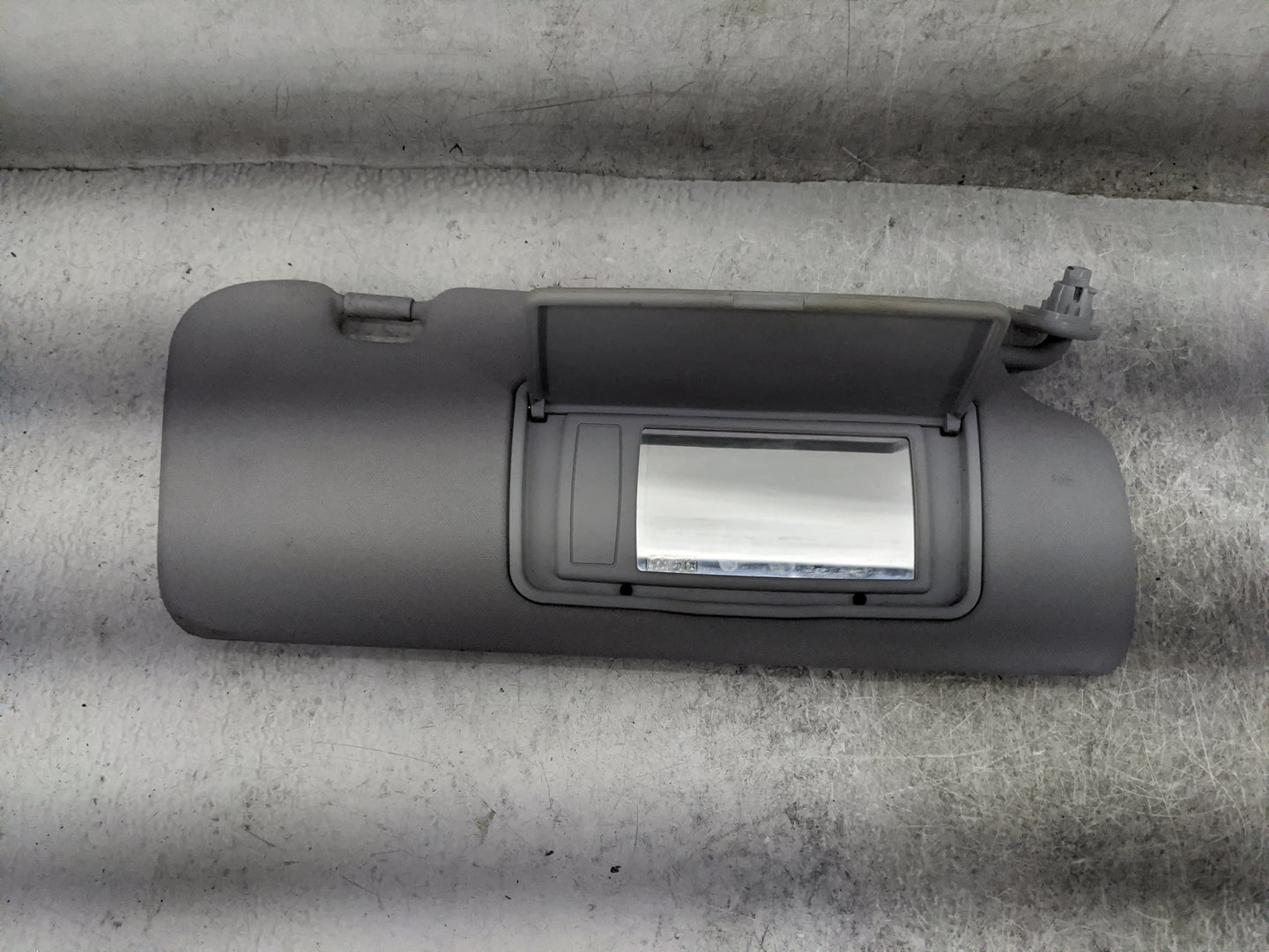 2007-2011 Honda Cr-V Sun Visor Shade Replacement Passenger Right Mirror Fits Fits 2007 2008 2009 2010 2011 OEM Used Auto Par