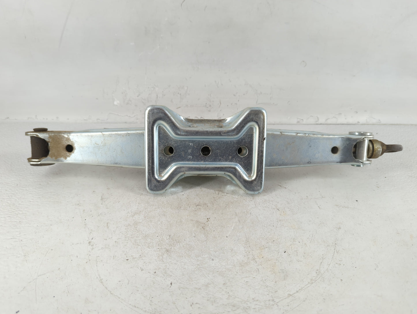 2008 Honda Cr-v Spare Scissor Car Jack 718782 - Oemusedautoparts1.com
