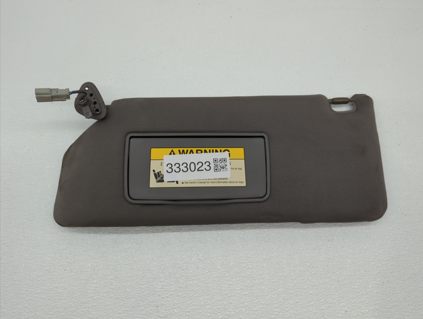 2006-2010 Honda Odyssey Sun Visor Shade Replacement Driver Left Mirror Fits Fits 2006 2007 2008 2009 2010 OEM Used Auto Part