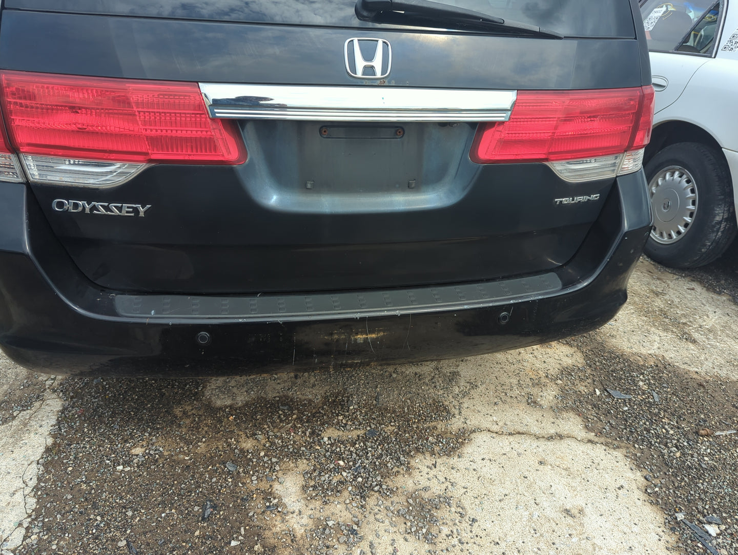 2005-2010 Honda Odyssey Rear Bumper Assembly Oem - Oemusedautoparts1.com