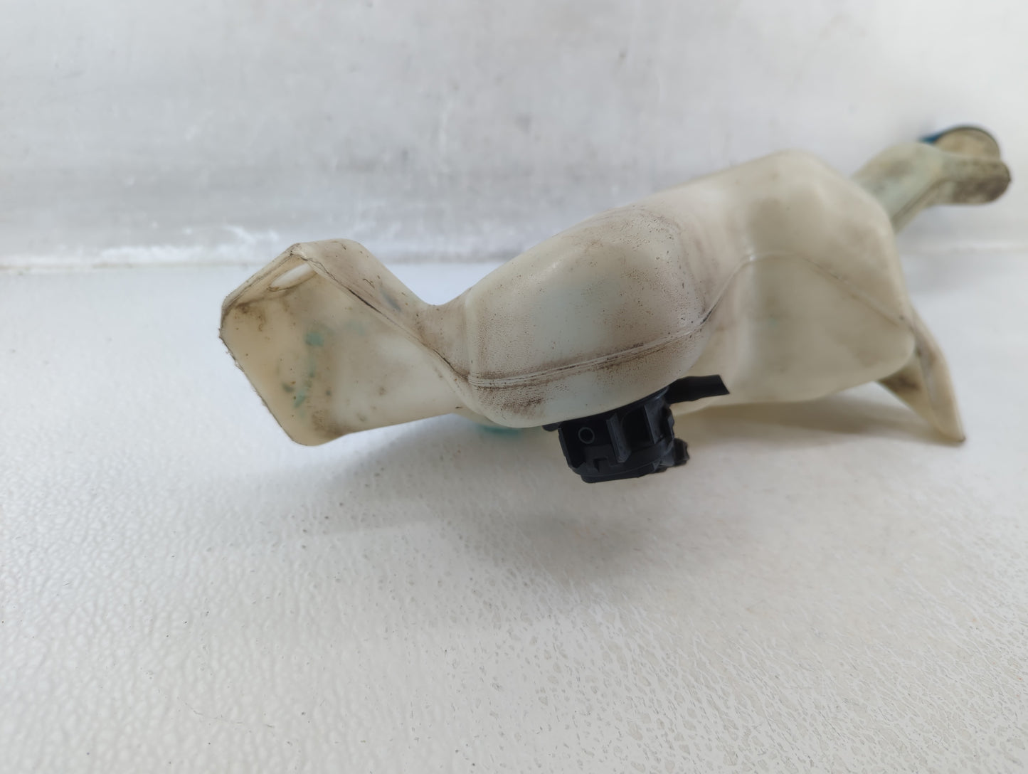 2005-2010 Honda Odyssey Windshield Washer Fluid Reservoir Bottle Oem - Oemusedautoparts1.com