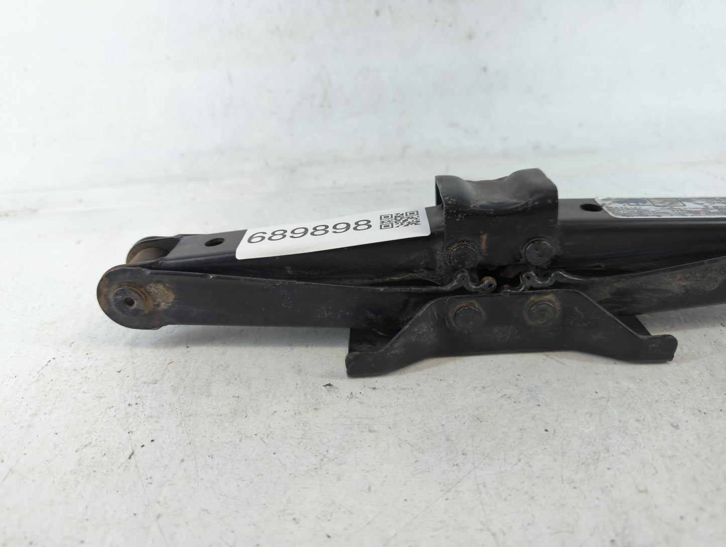 2008 Honda Odyssey Spare Scissor Car Jack 689898 - Oemusedautoparts1.com