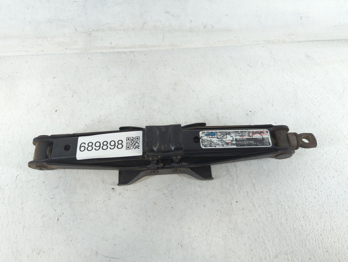 2008 Honda Odyssey Spare Scissor Car Jack 689898 - Oemusedautoparts1.com