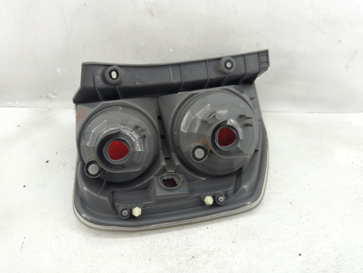 2006-2008 Honda Pilot Tail Light Assembly Passenger Right OEM P/N:P5522 P2377 Fits Fits 2006 2007 2008 OEM Used Auto Parts -
