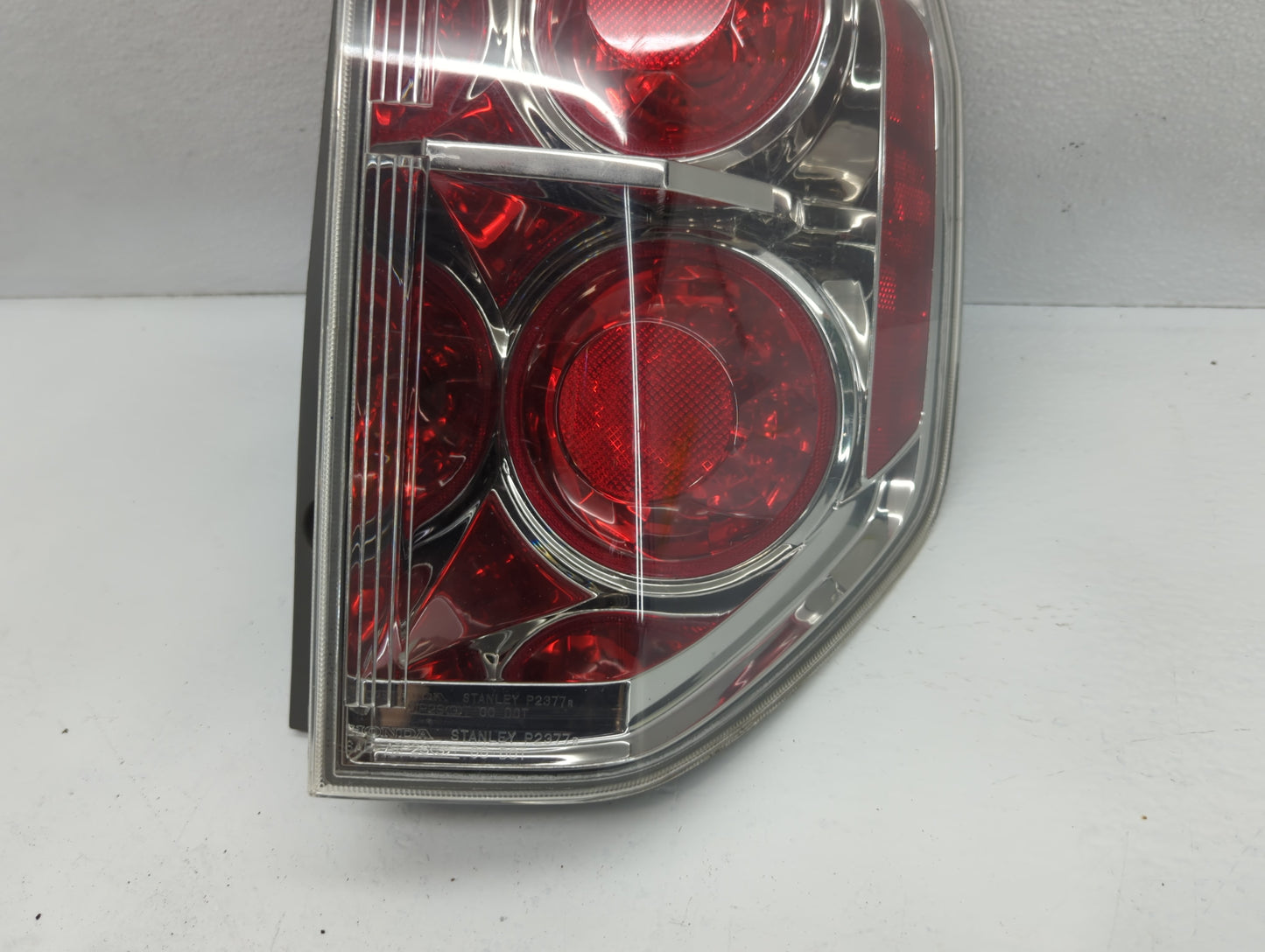 2006-2008 Honda Pilot Tail Light Assembly Passenger Right OEM Fits Fits 2006 2007 2008 OEM Used Auto Parts - Oemusedautopart