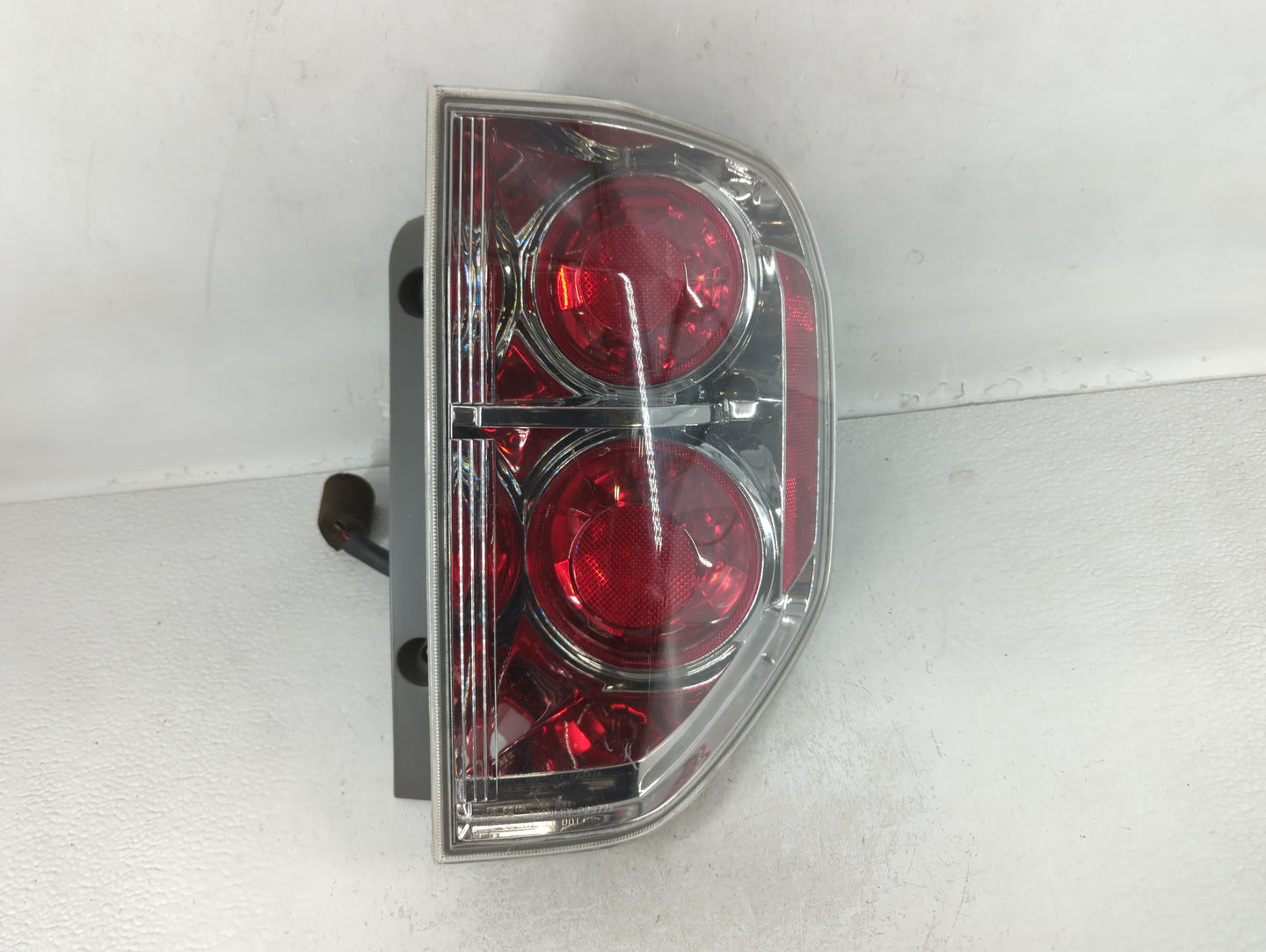 2006-2008 Honda Pilot Tail Light Assembly Passenger Right OEM Fits Fits 2006 2007 2008 OEM Used Auto Parts - Oemusedautopart