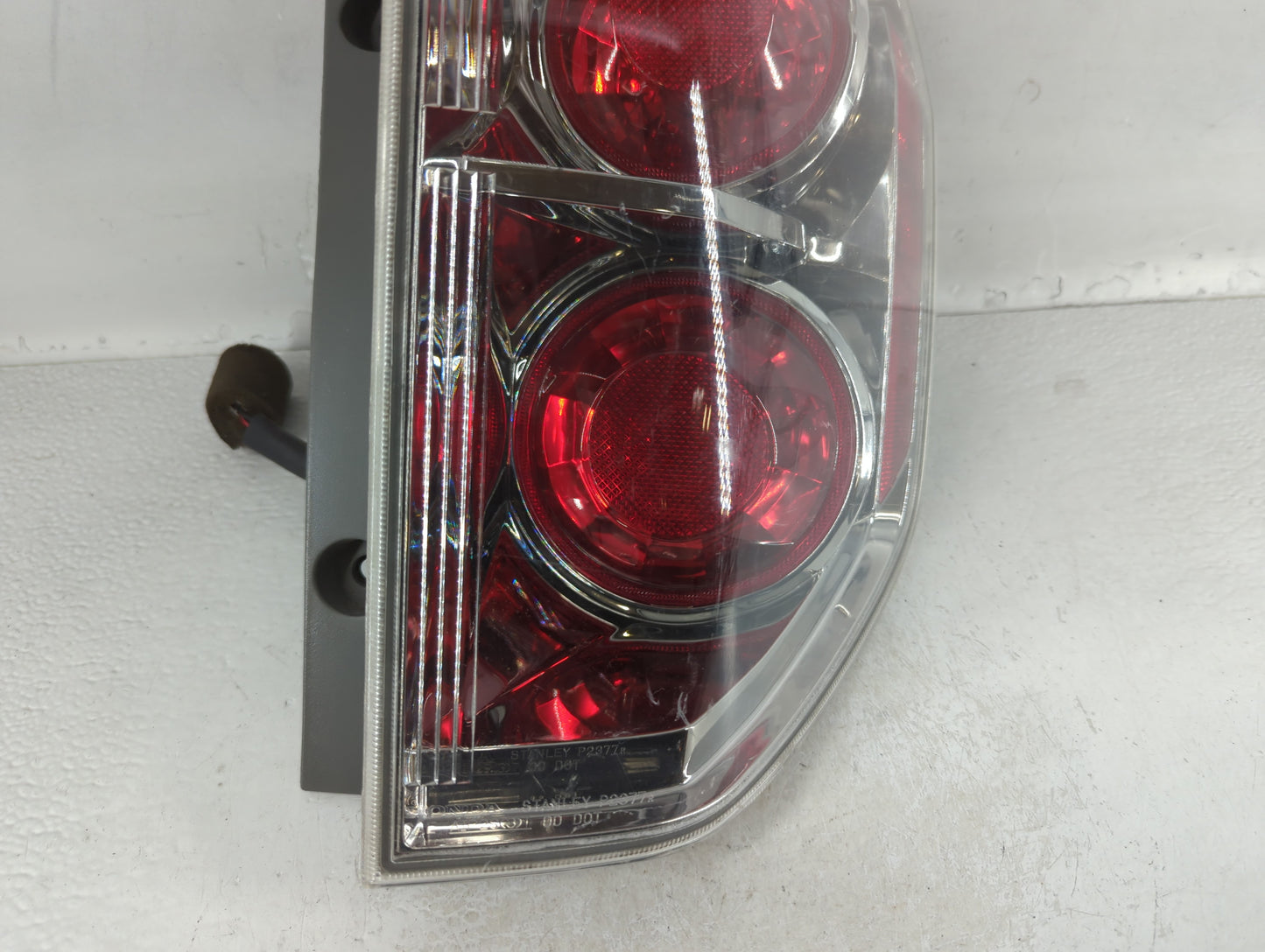 2006-2008 Honda Pilot Tail Light Assembly Passenger Right OEM Fits Fits 2006 2007 2008 OEM Used Auto Parts - Oemusedautopart