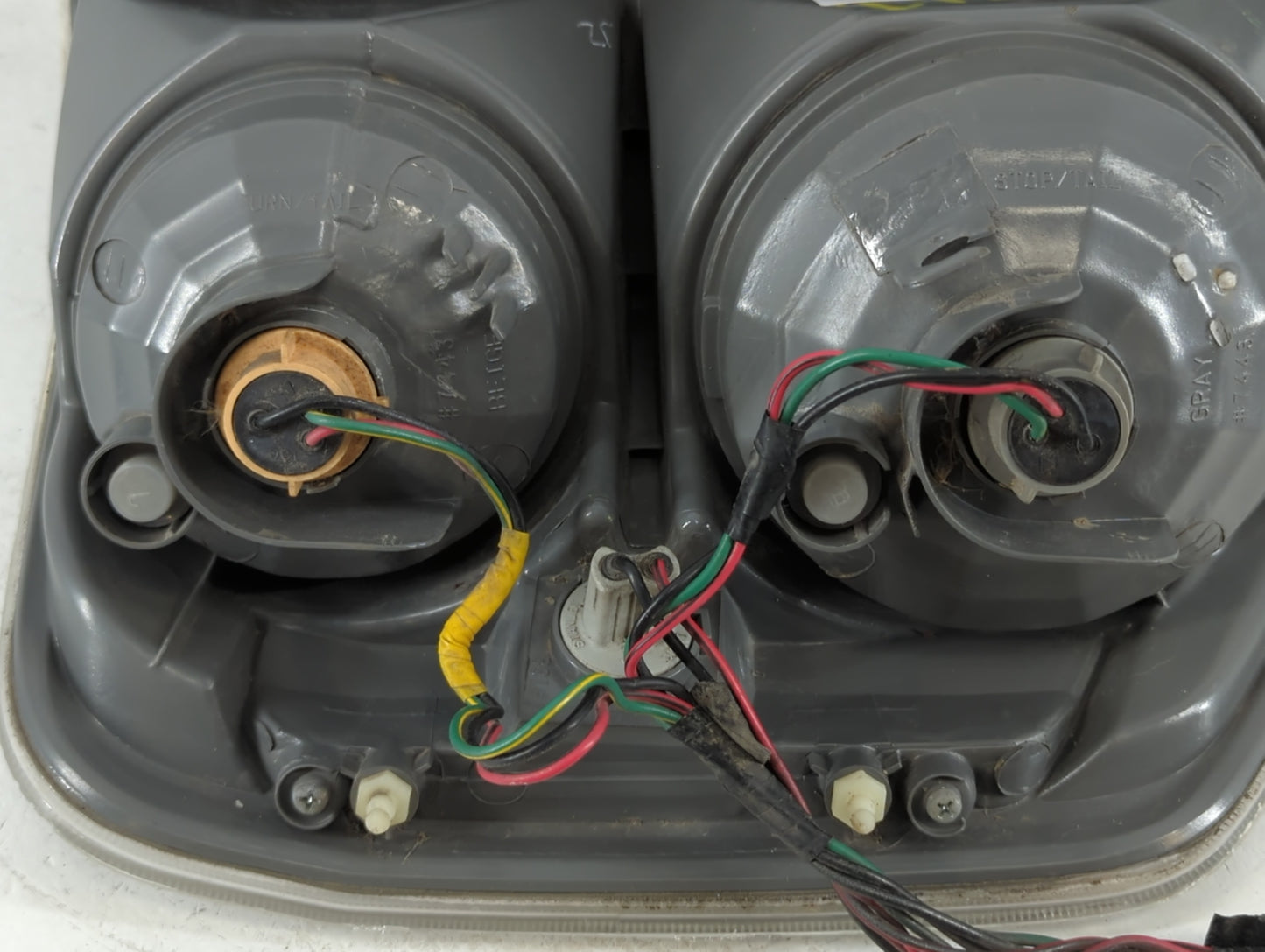 2006-2008 Honda Pilot Tail Light Assembly Passenger Right OEM Fits Fits 2006 2007 2008 OEM Used Auto Parts - Oemusedautopart