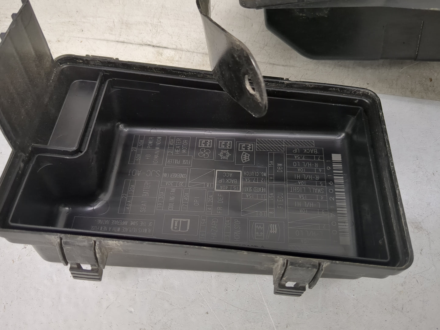 2006-2014 Honda Ridgeline Fusebox Fuse Box Panel Relay Module P/N:SJC-A01 38250-SJC-A012-M1 Fits OEM Used Auto Parts - Oemus