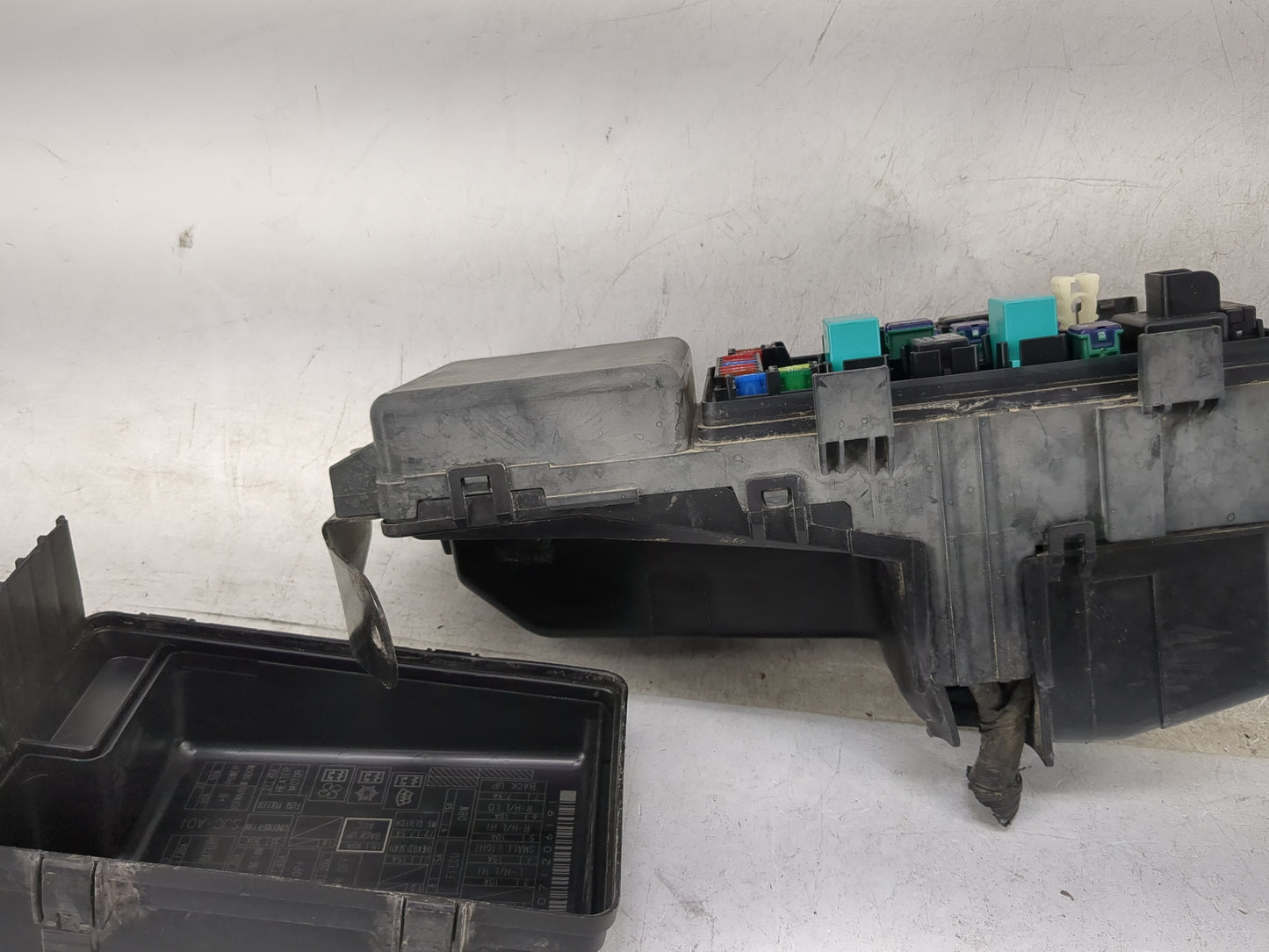 2006-2014 Honda Ridgeline Fusebox Fuse Box Panel Relay Module P/N:SJC-A01 38250-SJC-A012-M1 Fits OEM Used Auto Parts - Oemus