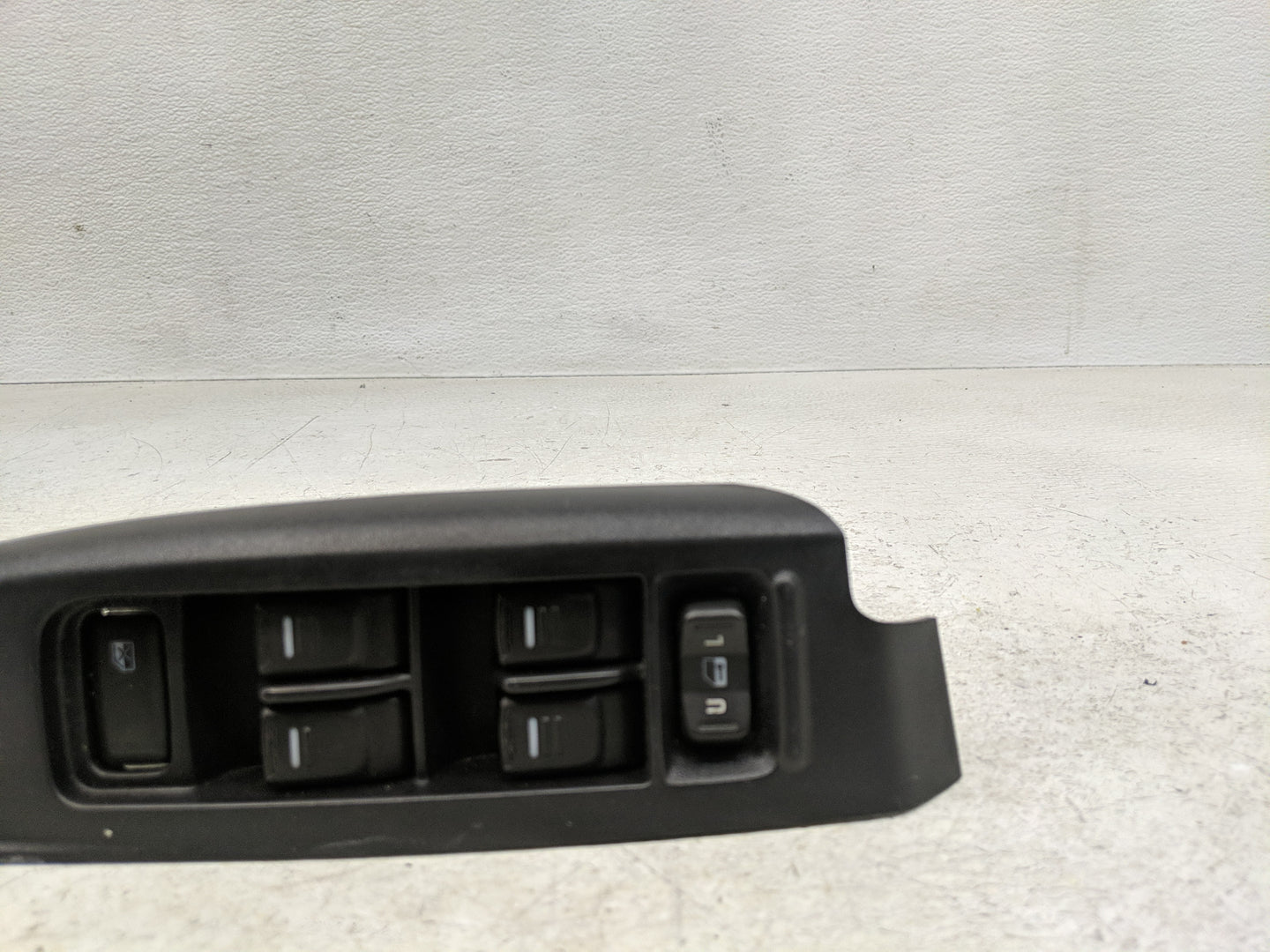 2008 Hummer H3 Master Power Window Switch Replacement Driver Side Left Fits OEM Used Auto Parts - Oemusedautoparts1.com