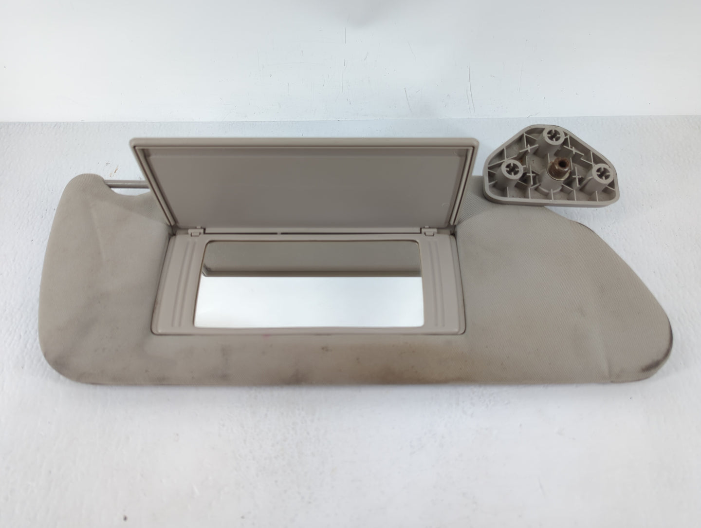 2008 Hummer H3 Sun Visor Shade Replacement Passenger Right Mirror Fits OEM Used Auto Parts - Oemusedautoparts1.com