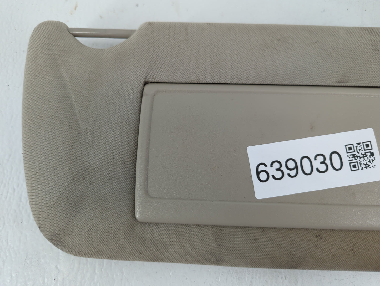 2008 Hummer H3 Sun Visor Shade Replacement Passenger Right Mirror Fits OEM Used Auto Parts - Oemusedautoparts1.com
