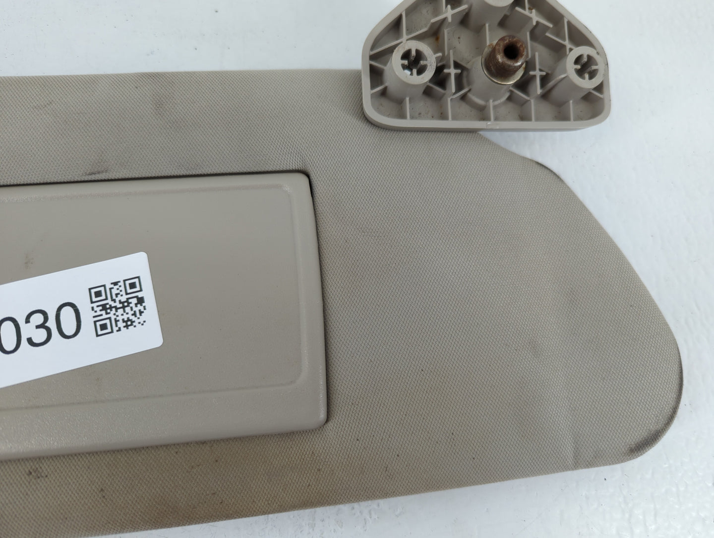 2008 Hummer H3 Sun Visor Shade Replacement Passenger Right Mirror Fits OEM Used Auto Parts - Oemusedautoparts1.com