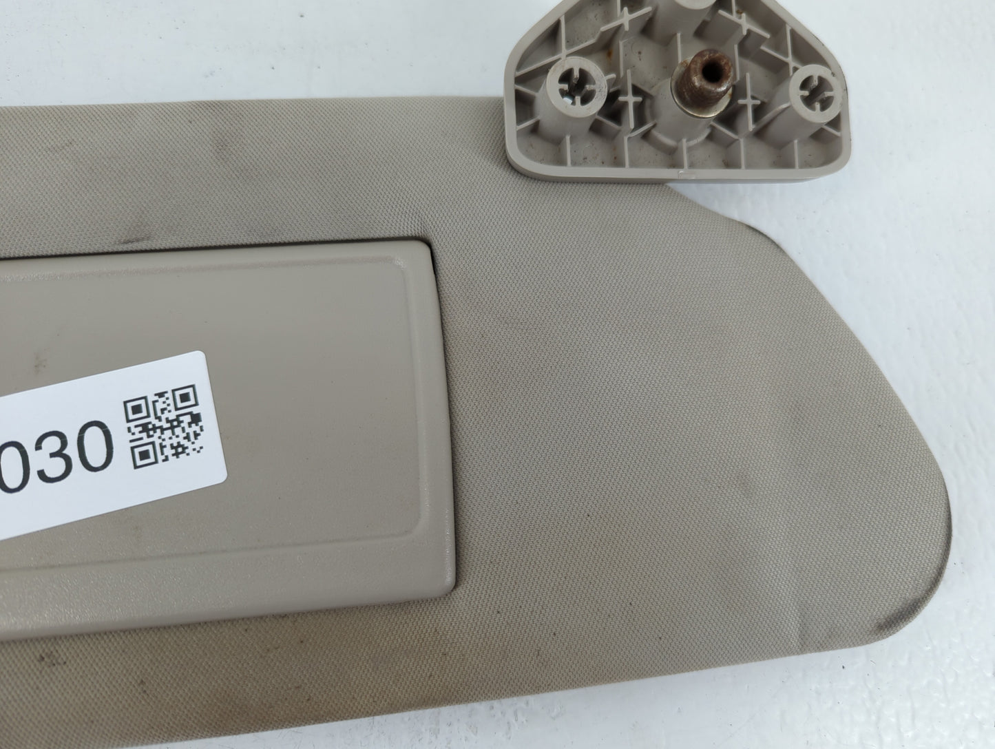 2008 Hummer H3 Sun Visor Shade Replacement Passenger Right Mirror Fits OEM Used Auto Parts - Oemusedautoparts1.com