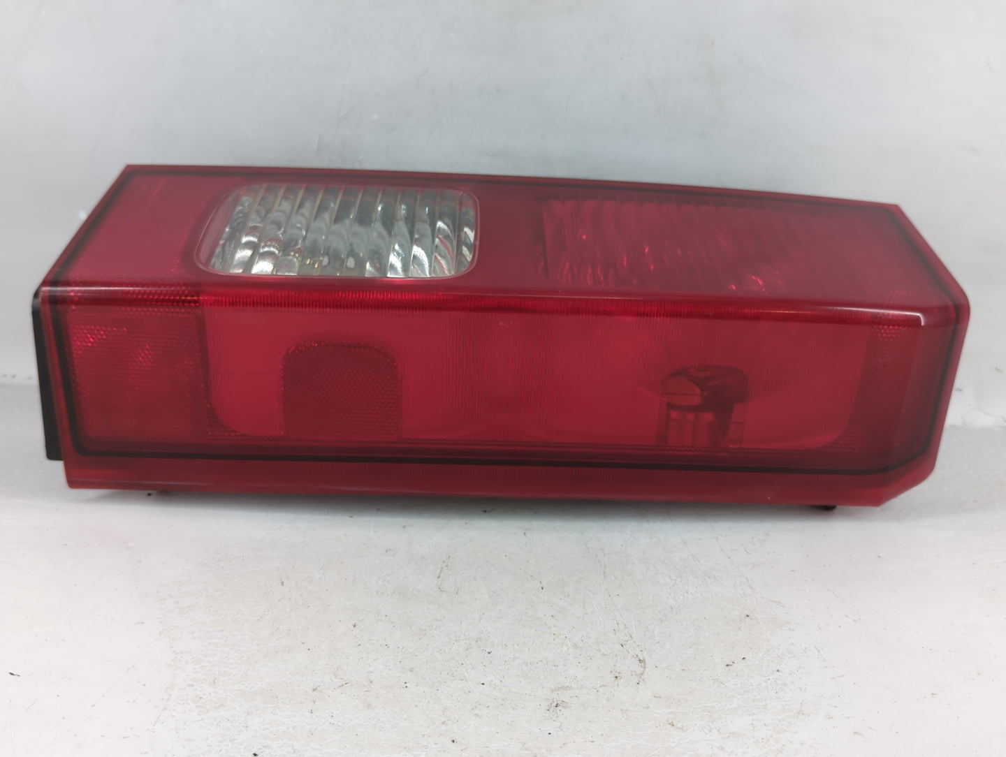 2008 Hummer H3 Tail Light Assembly Passenger Right OEM P/N:16532642A Fits OEM Used Auto Parts - Oemusedautoparts1.com