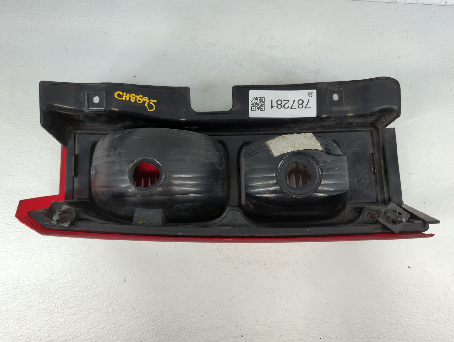 2008 Hummer H3 Tail Light Assembly Passenger Right OEM P/N:16532642A Fits OEM Used Auto Parts - Oemusedautoparts1.com