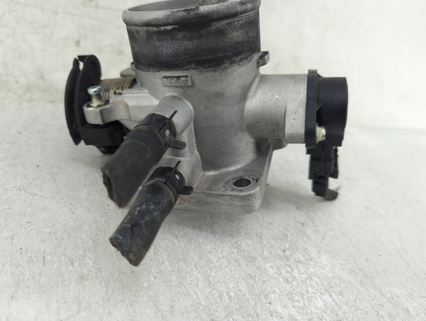 2006-2011 Hyundai Accent Throttle Body Fits Fits 2006 2007 2008 2009 2010 2011 OEM Used Auto Parts - Oemusedautoparts1.com