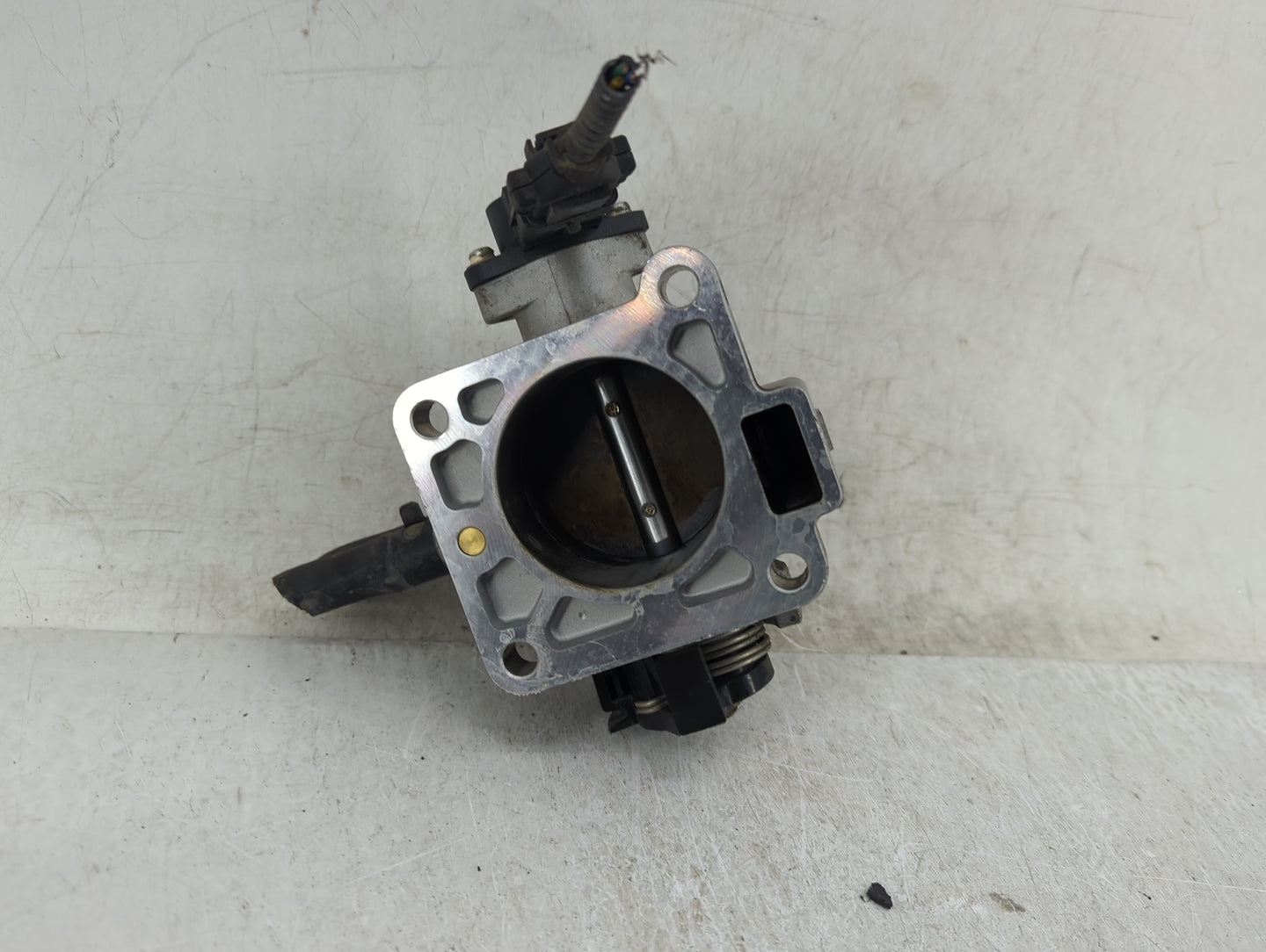2006-2011 Hyundai Accent Throttle Body Fits Fits 2006 2007 2008 2009 2010 2011 OEM Used Auto Parts - Oemusedautoparts1.com