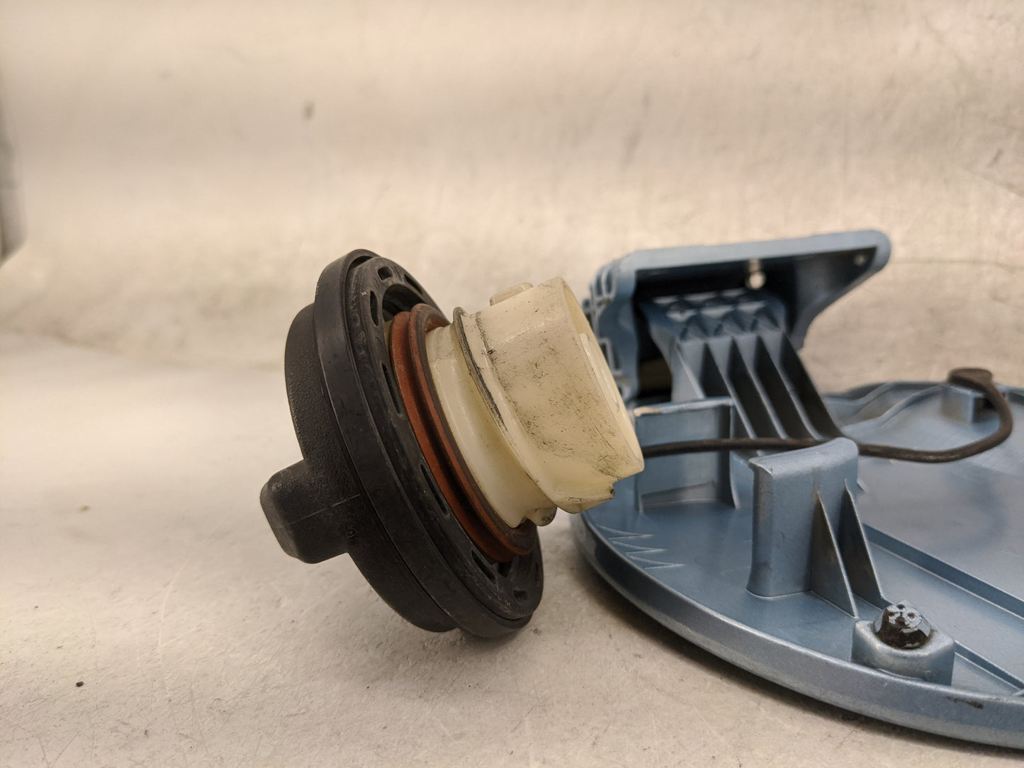 2008 Hyundai Accent Fuel Tank Door Lid Gas Tank Blue - Oemusedautoparts1.com