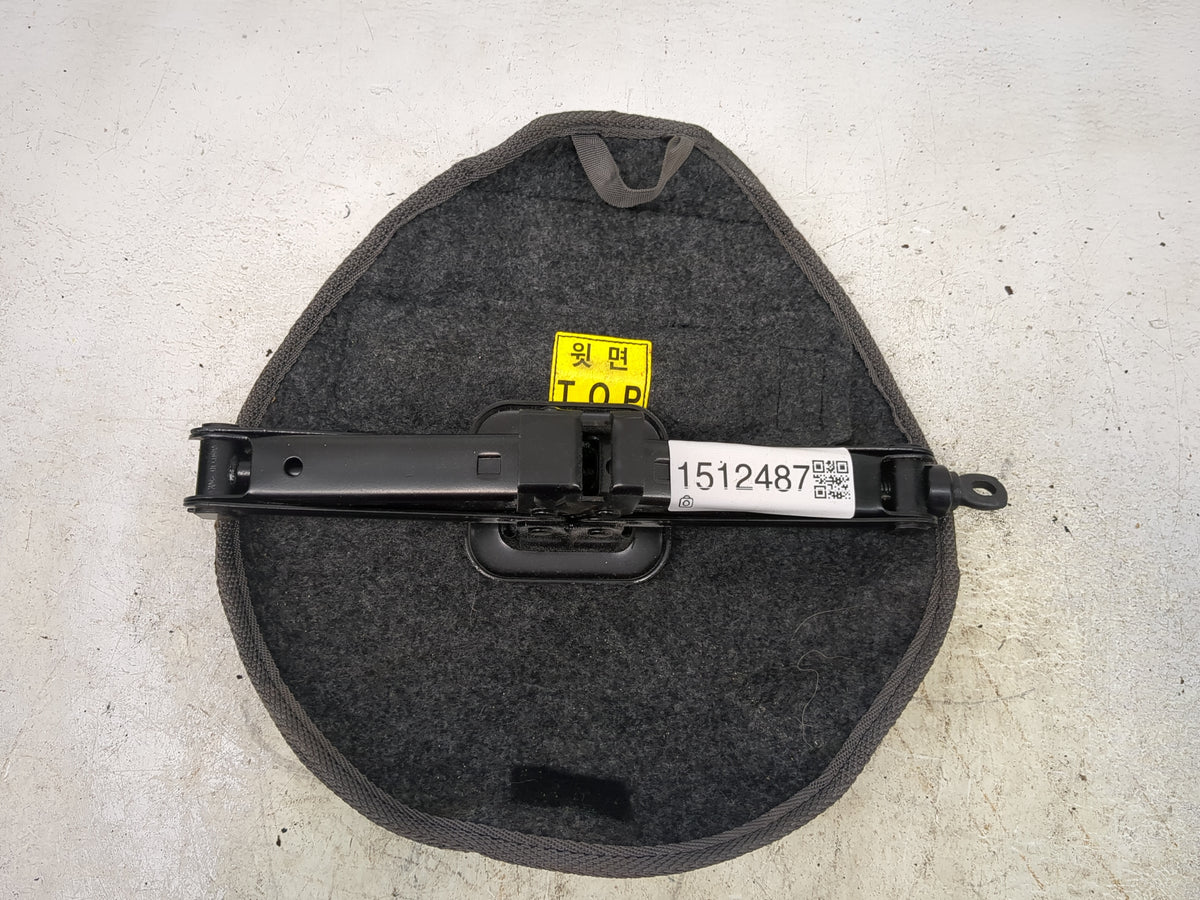 2008 Hyundai Accent Spare Scissor Car Jack - Oemusedautoparts1.com