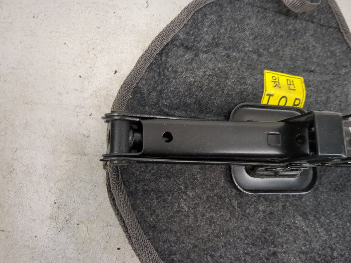 2008 Hyundai Accent Spare Scissor Car Jack - Oemusedautoparts1.com