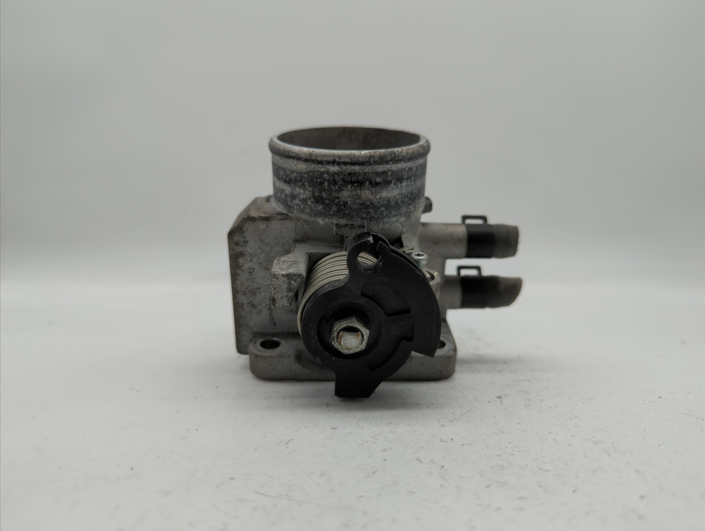 2006-2011 Hyundai Accent Throttle Body P/N:35170-26900 35100-26860 Fits Fits 2006 2007 2008 2009 2010 2011 OEM Used Auto Par