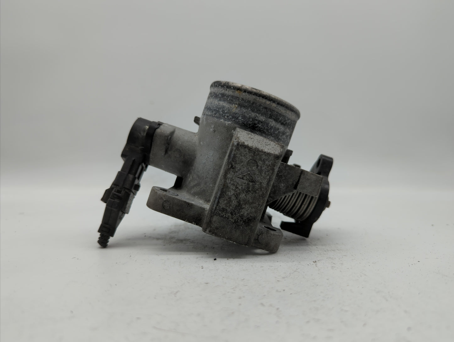 2006-2011 Hyundai Accent Throttle Body P/N:35170-26900 35100-26860 Fits Fits 2006 2007 2008 2009 2010 2011 OEM Used Auto Par