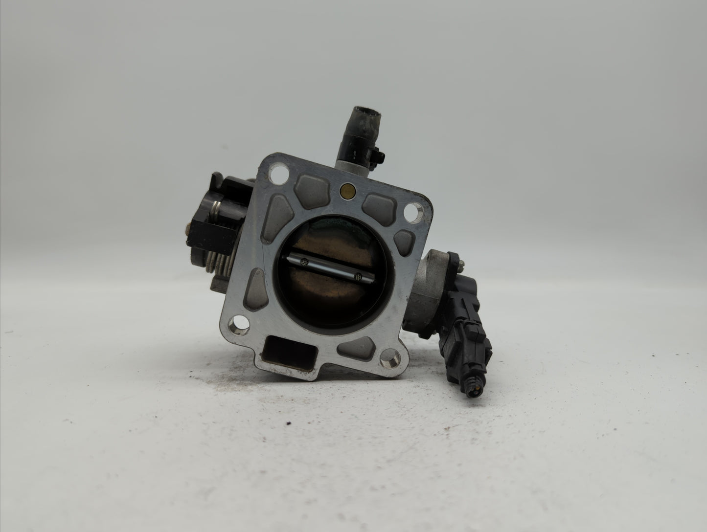2006-2011 Hyundai Accent Throttle Body P/N:35170-26900 35100-26860 Fits Fits 2006 2007 2008 2009 2010 2011 OEM Used Auto Par